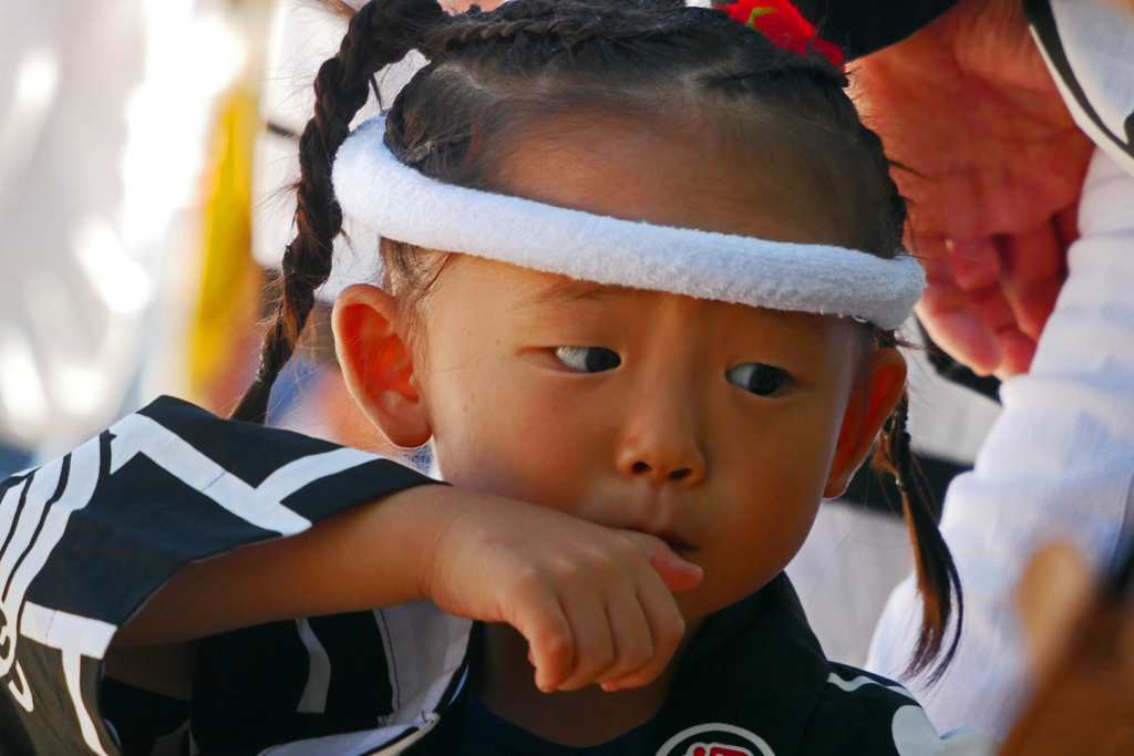 はにかむ「お祭り女子」　P1240782zz