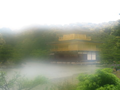 霧の金閣寺