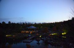 日暮れ時の公園