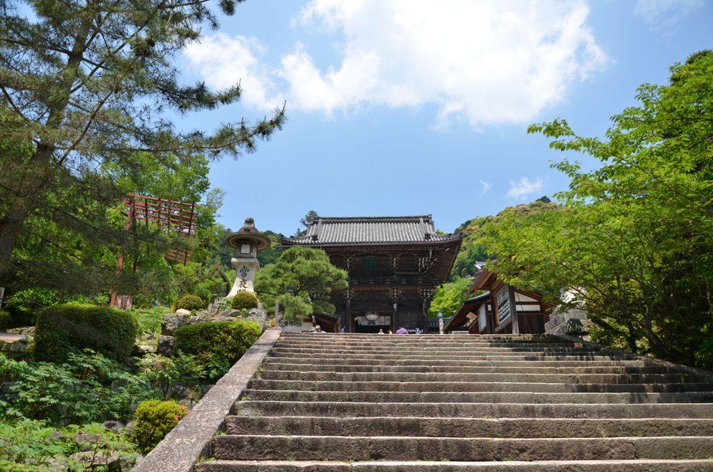 古寺への石段