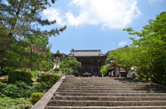 古寺への石段