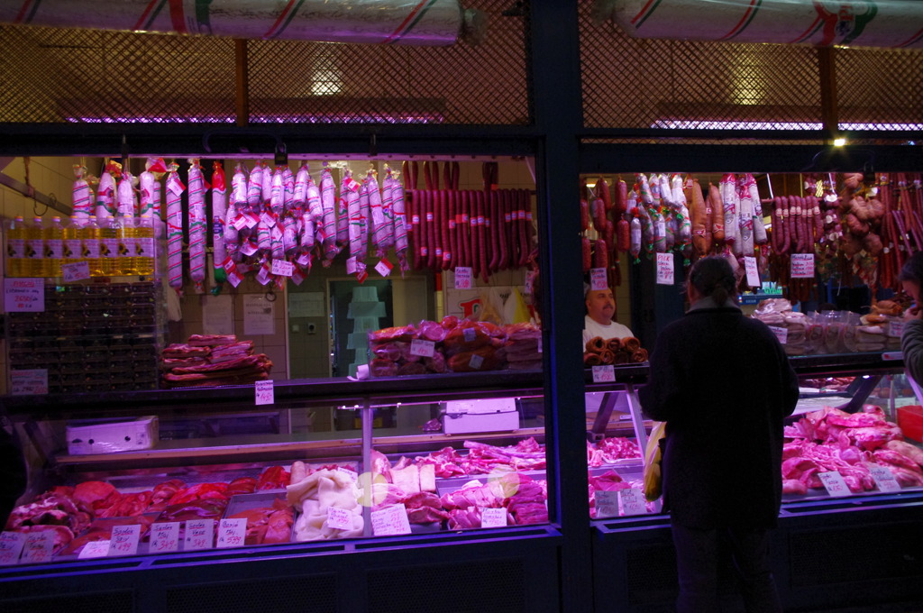 中央市場で４
