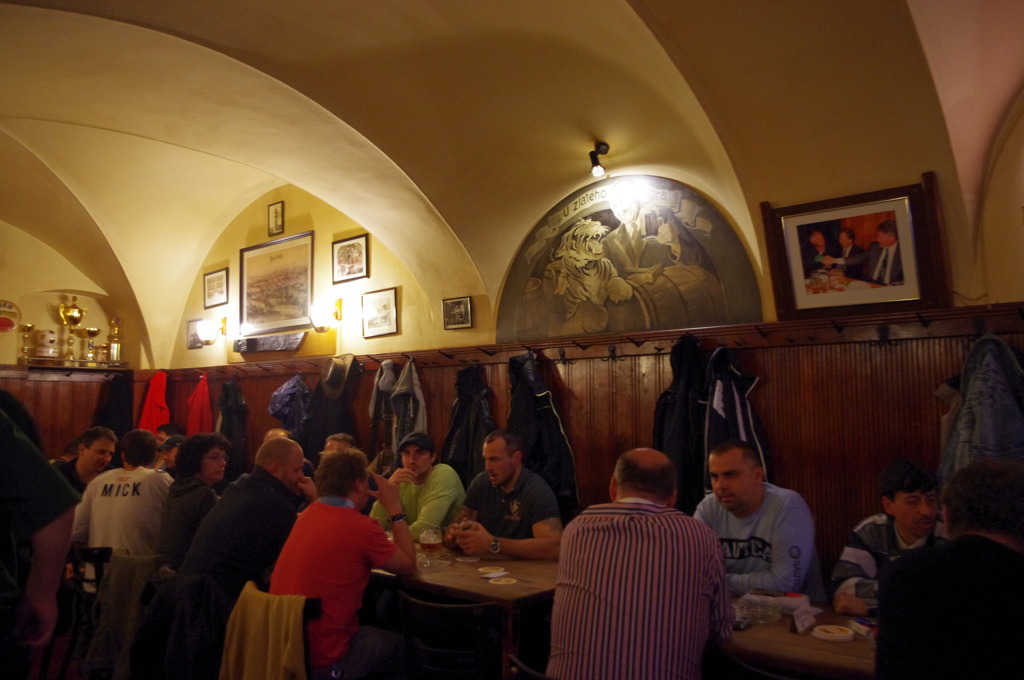 ゴールデンタイガーの店内