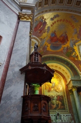 エステルゴム大聖堂内で４