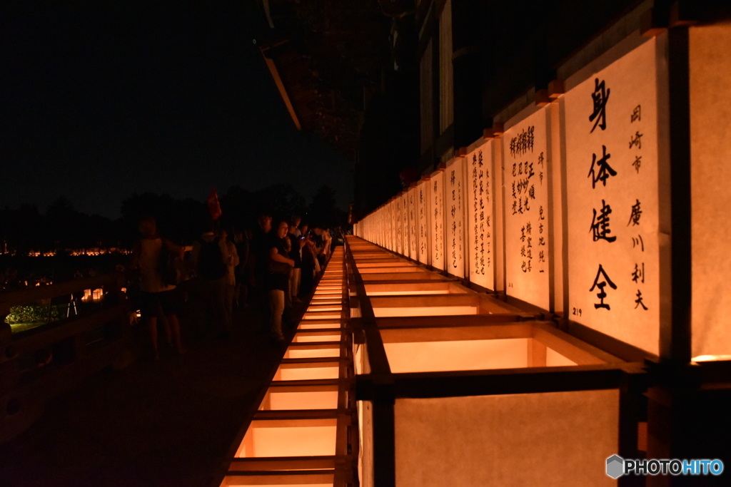 夜の大仏殿・万灯供養会