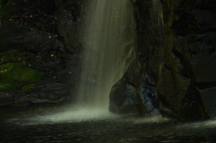 降り注ぐ水