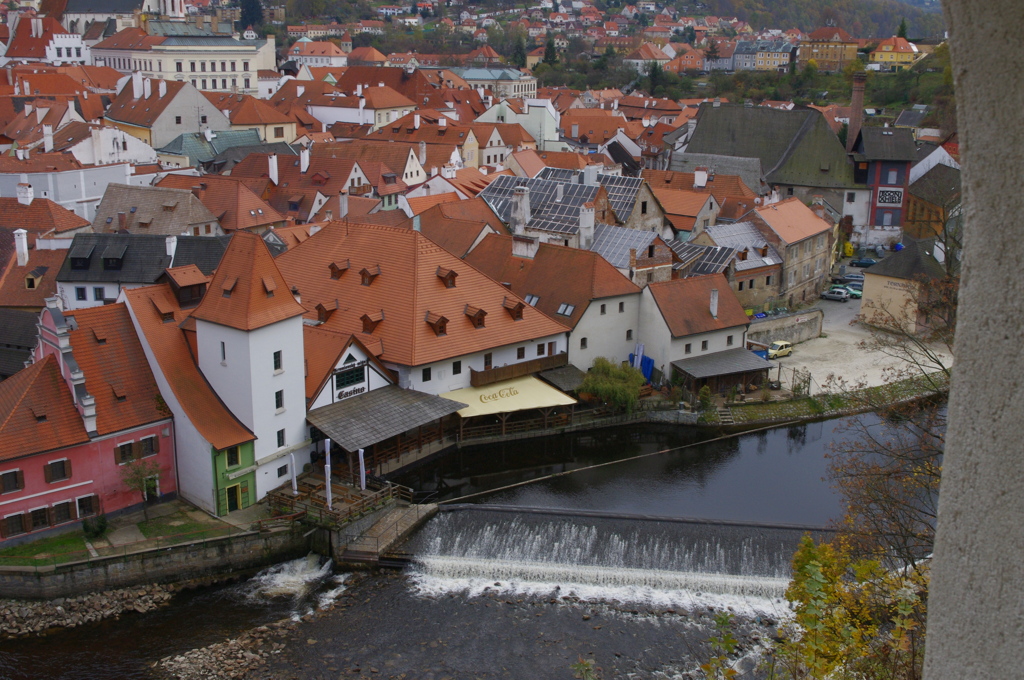 街を巡る川と歴史地区