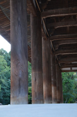 古刹の柱