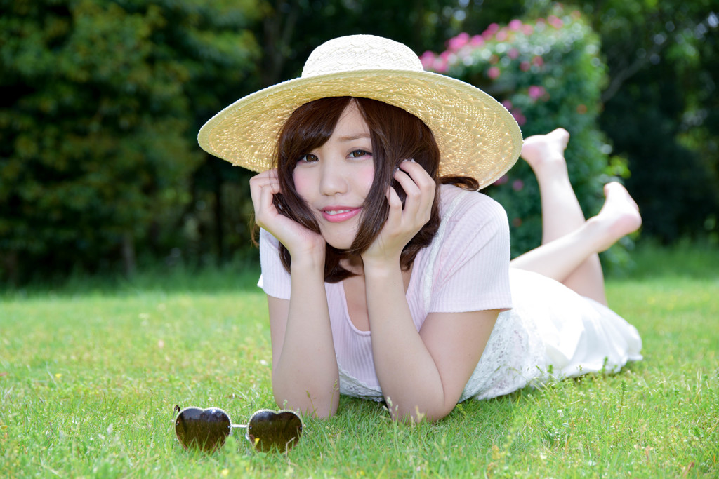 芝生の上で裸足になりたいと言った