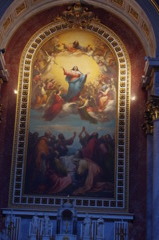 エステルゴム大聖堂内で