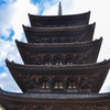 秋空に聳える塔