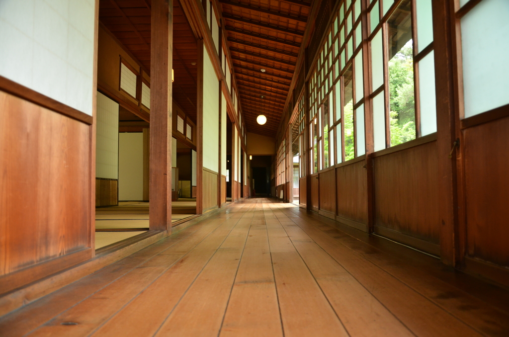 長い廊下