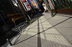 朝・秋葉原・反射