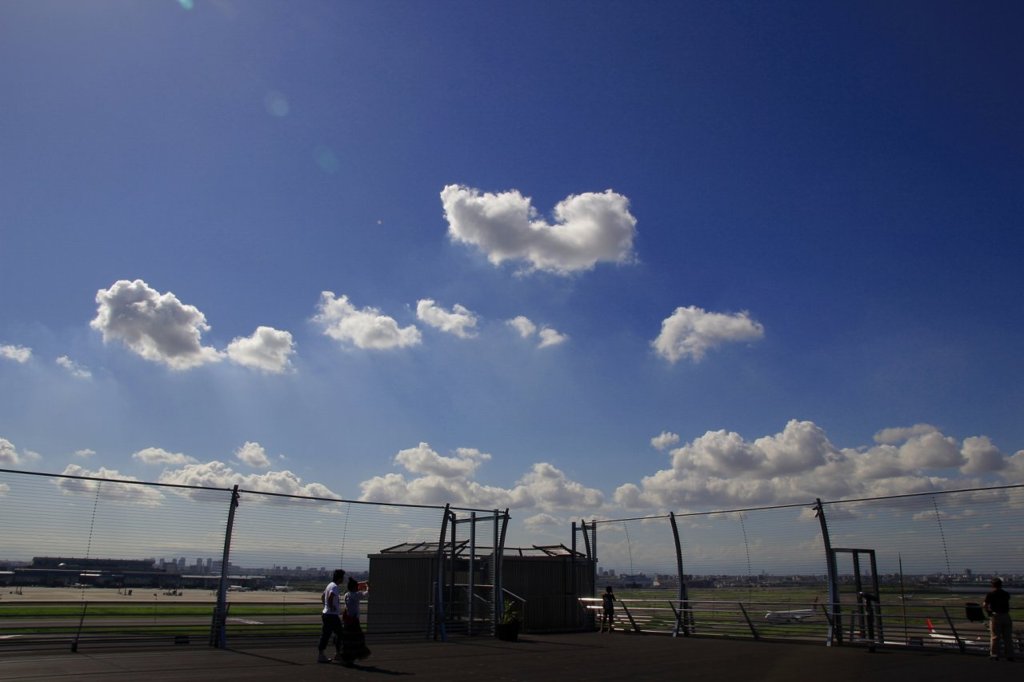 空と空港と
