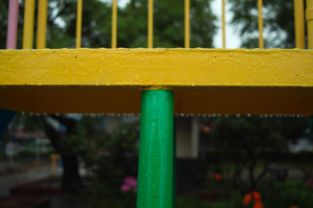 雨の遊具