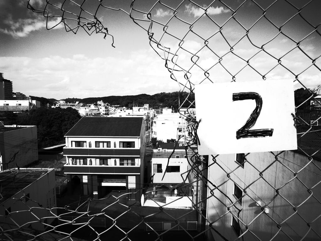 ２