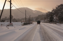 早朝の雪道
