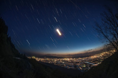 散居村夜景