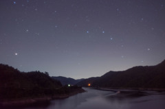 徳山に沈む春の星たち