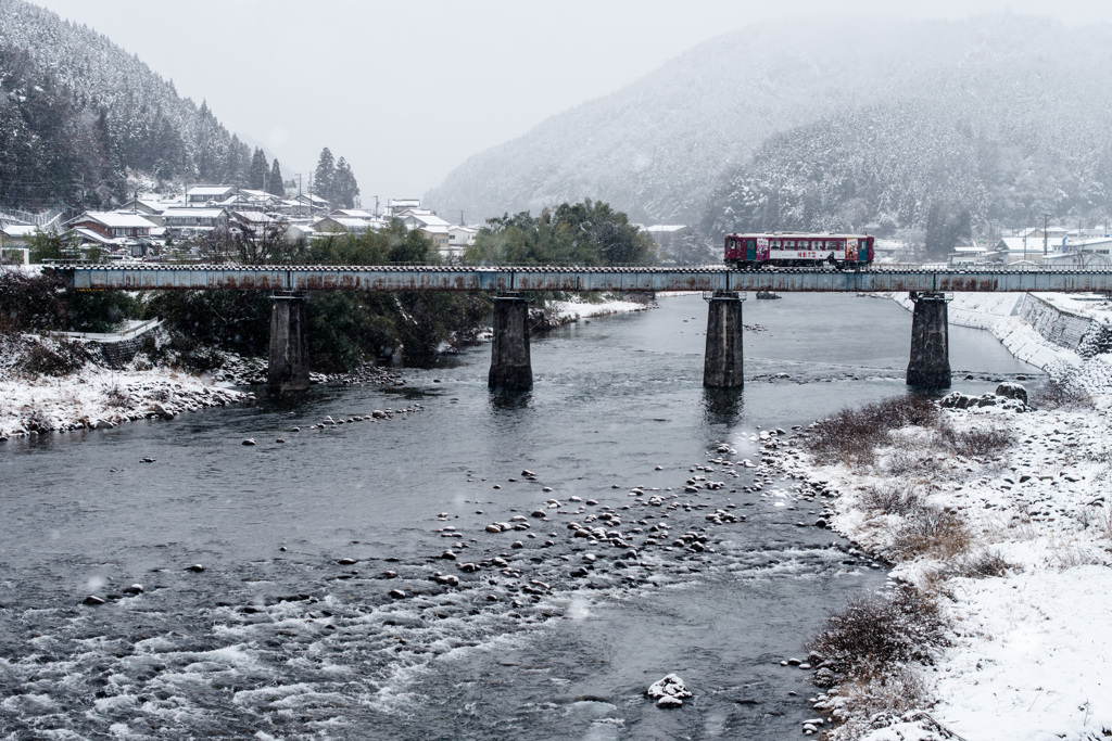 雪の長良川鉄道