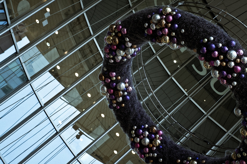 Flying wreath