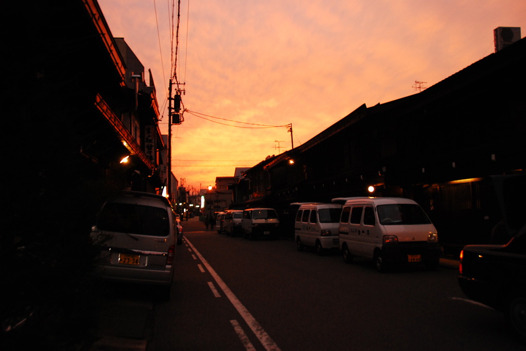 古都の夕暮れ