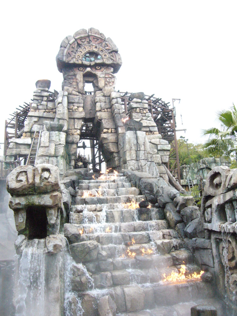 すごい！水が流れてるのに火が消えないよ！！