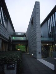 きれいな建物だ