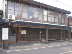 歴史あるお医者さんの家