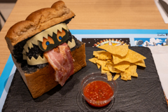ひとくいばこバーガー