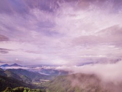 雲の上から