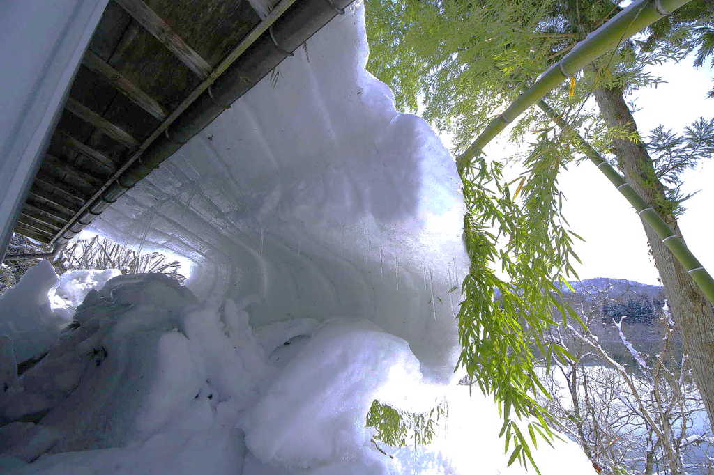 雪の滑り台