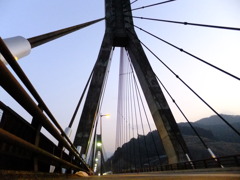 夕暮れの橋