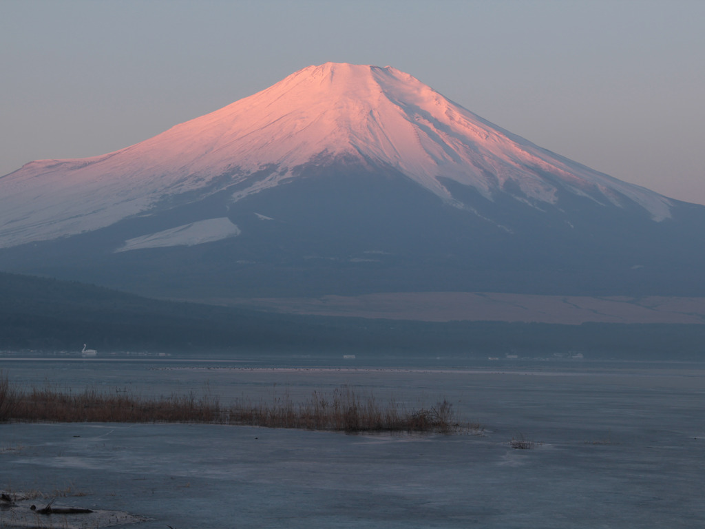 凍る山中湖