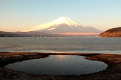 富士と山中湖