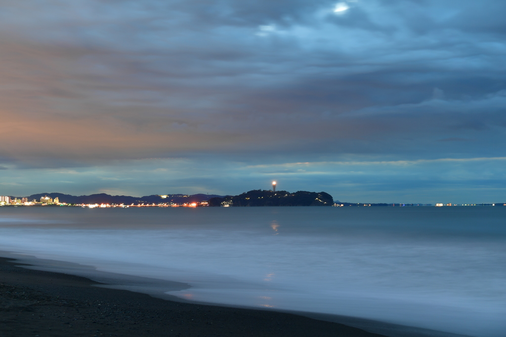 夜明け前　江の島