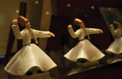 踊る！イスラム神秘主義教団