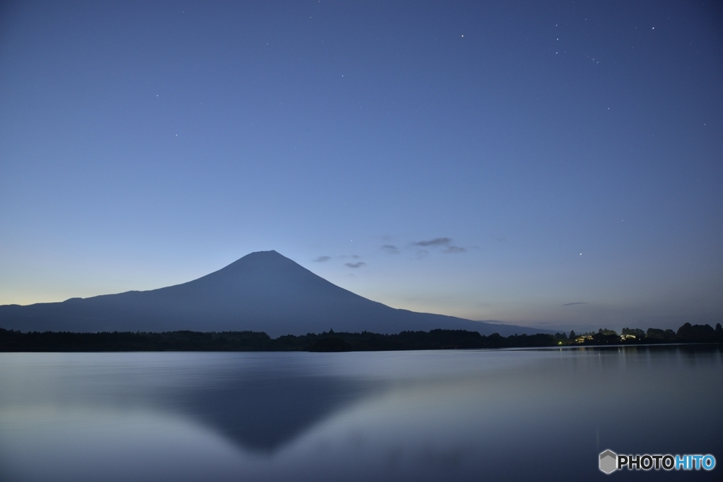 夜明と星空と逆さ富士