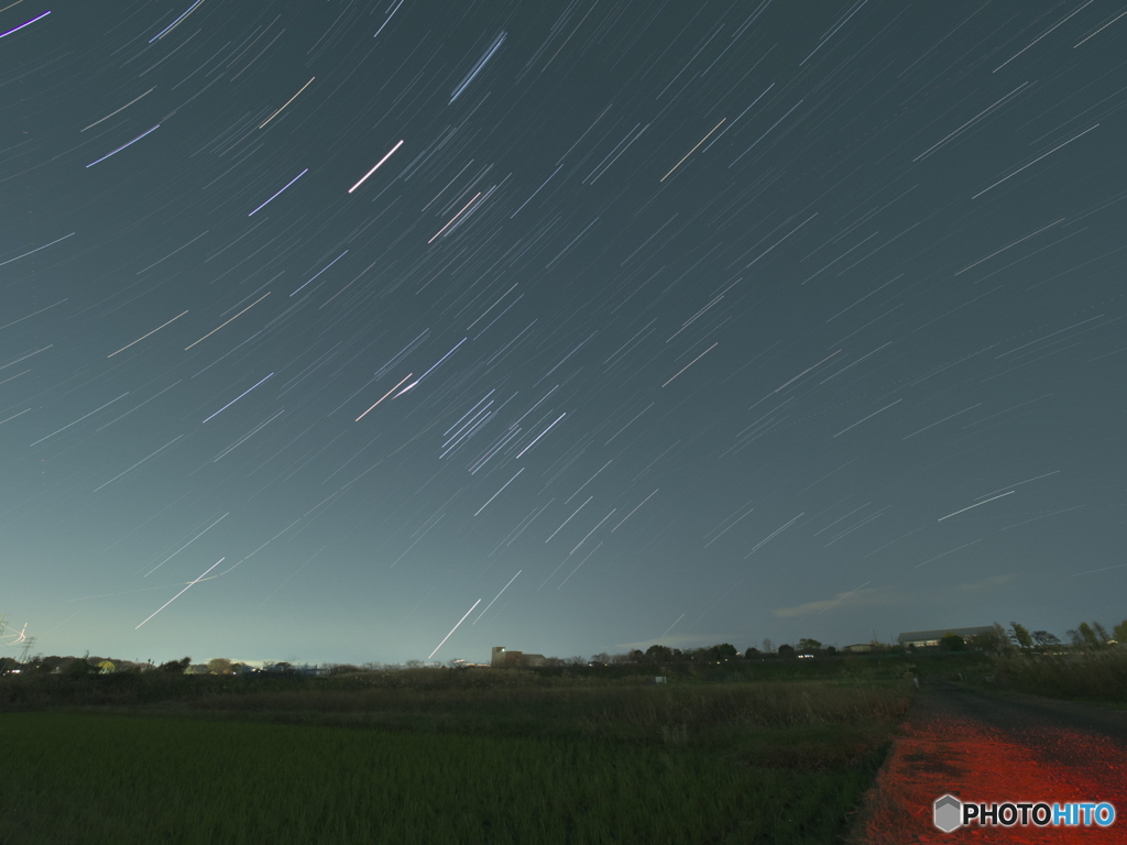 東の空に流星