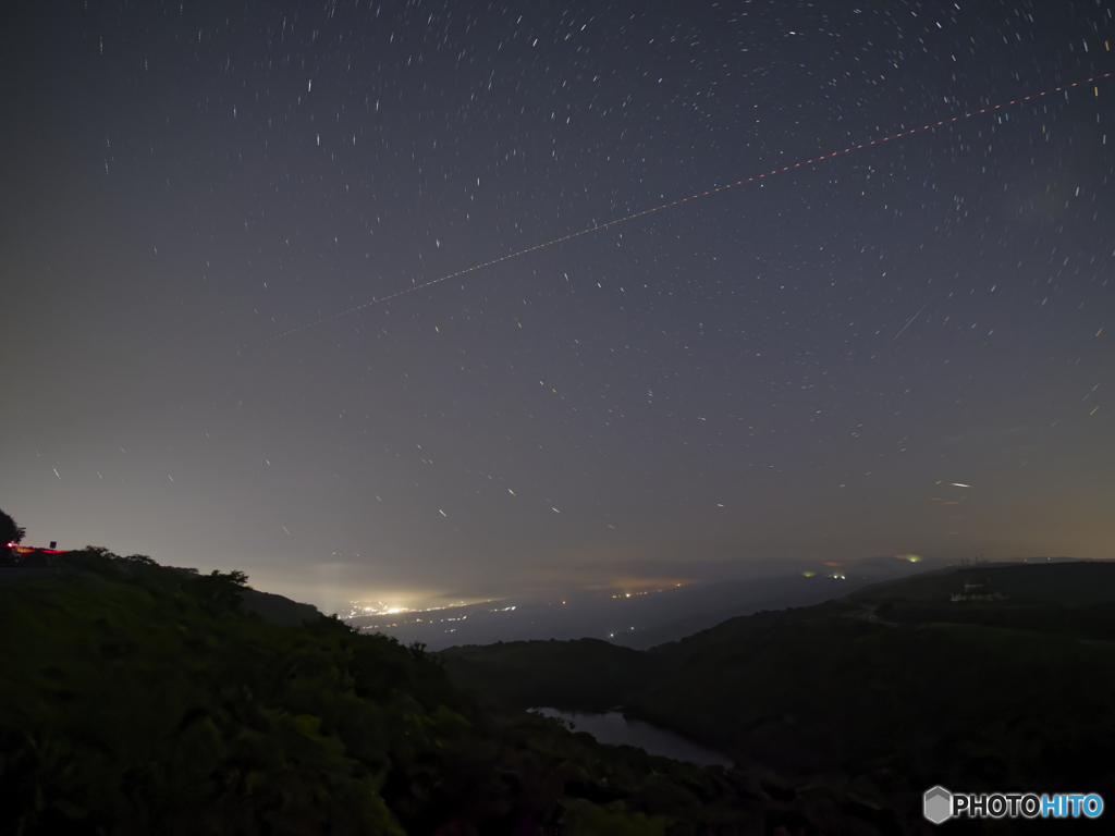 霞む夜空