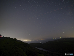 霞む夜空