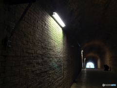 レンガ作りのトンネル