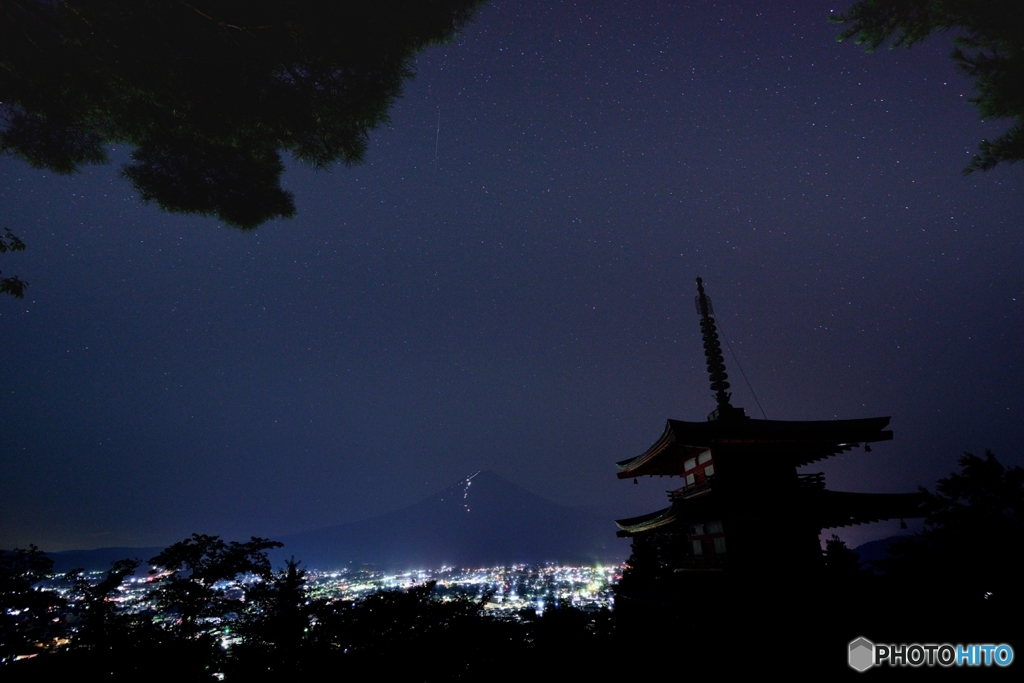 忠霊塔の夜景