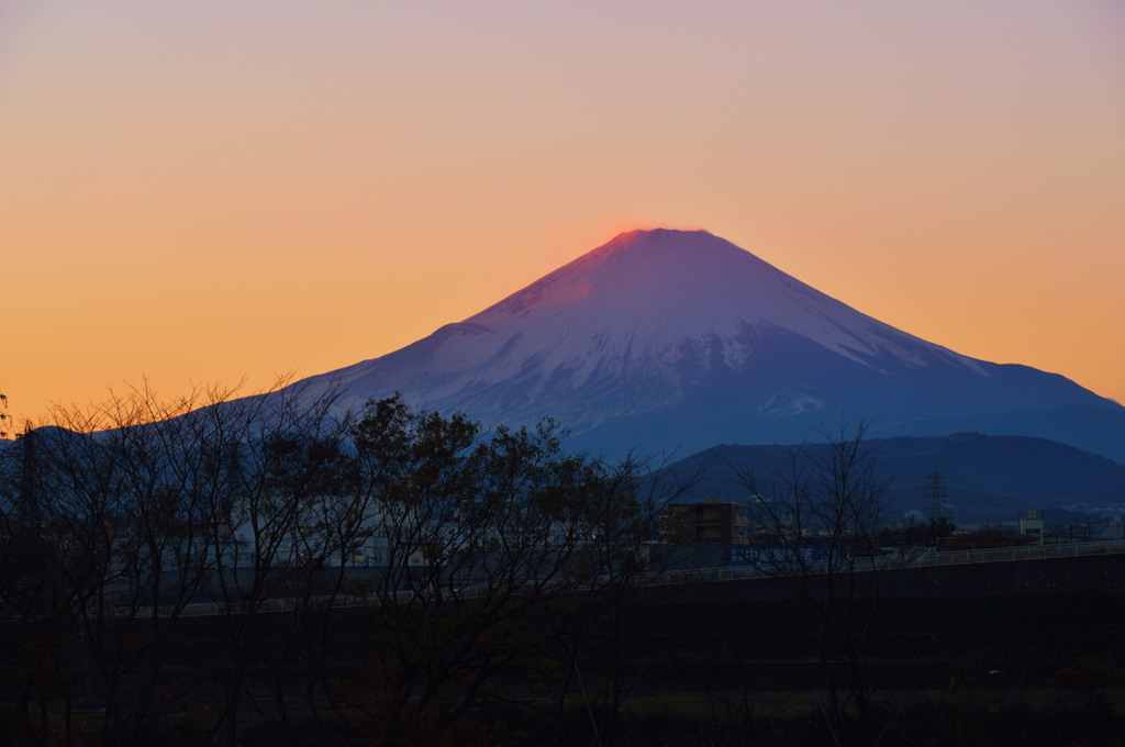 茜空と富士