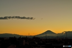一筋の雲　夕景