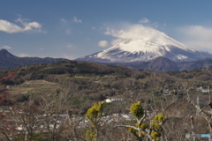 雪煙舞う