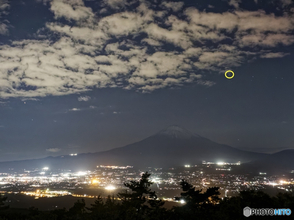 夜景に紛れる