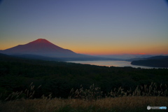 赤富士の朝