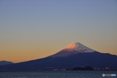 染まる富士