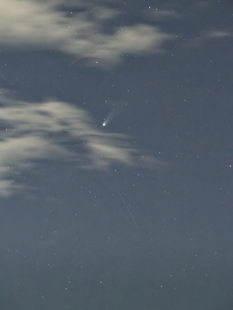 箒が短い彗星